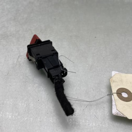 Bouton de warning AUDI A3 2