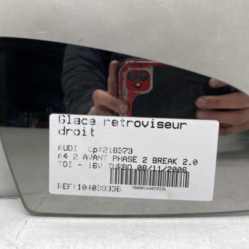 Glace retroviseur droit AUDI A4 2 Photo n°1