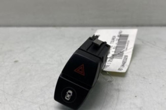 Bouton de warning BMW SERIE 2 F45 ACTIVE Photo n°1