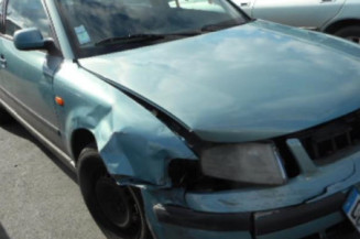 Glace retroviseur droit VOLKSWAGEN PASSAT 4