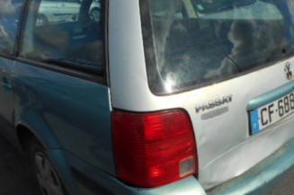 Glace retroviseur droit VOLKSWAGEN PASSAT 4