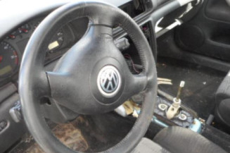 Glace retroviseur droit VOLKSWAGEN PASSAT 4