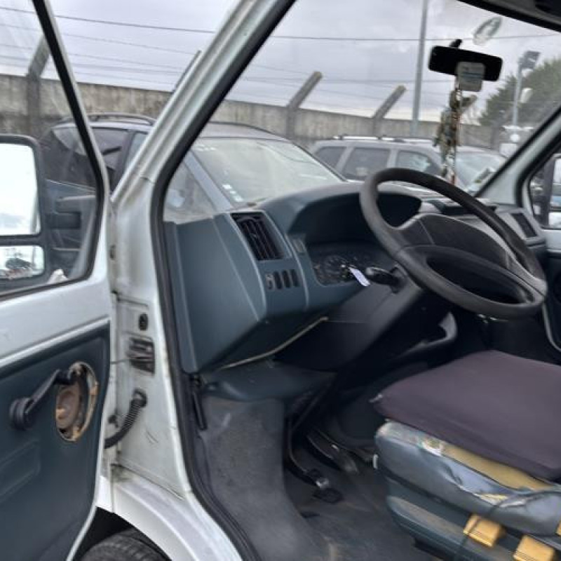Vitre avant droit RENAULT TRAFIC 1 Photo n°13