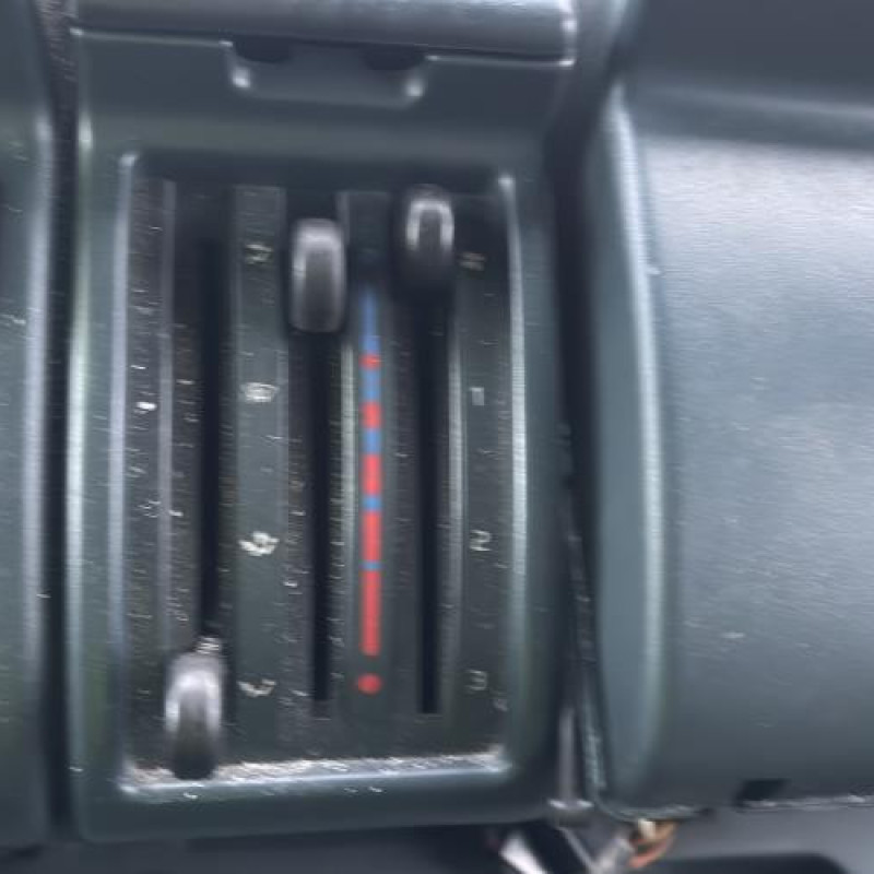 Vitre avant droit RENAULT TRAFIC 1 Photo n°19
