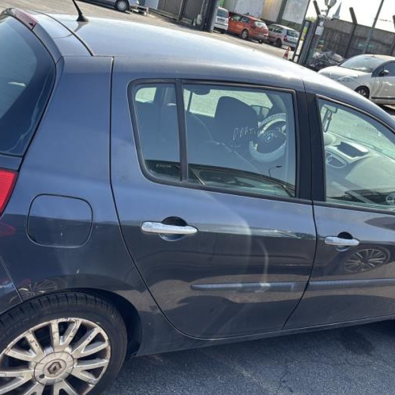 Malle/Hayon arriere RENAULT CLIO 3 Photo n°17