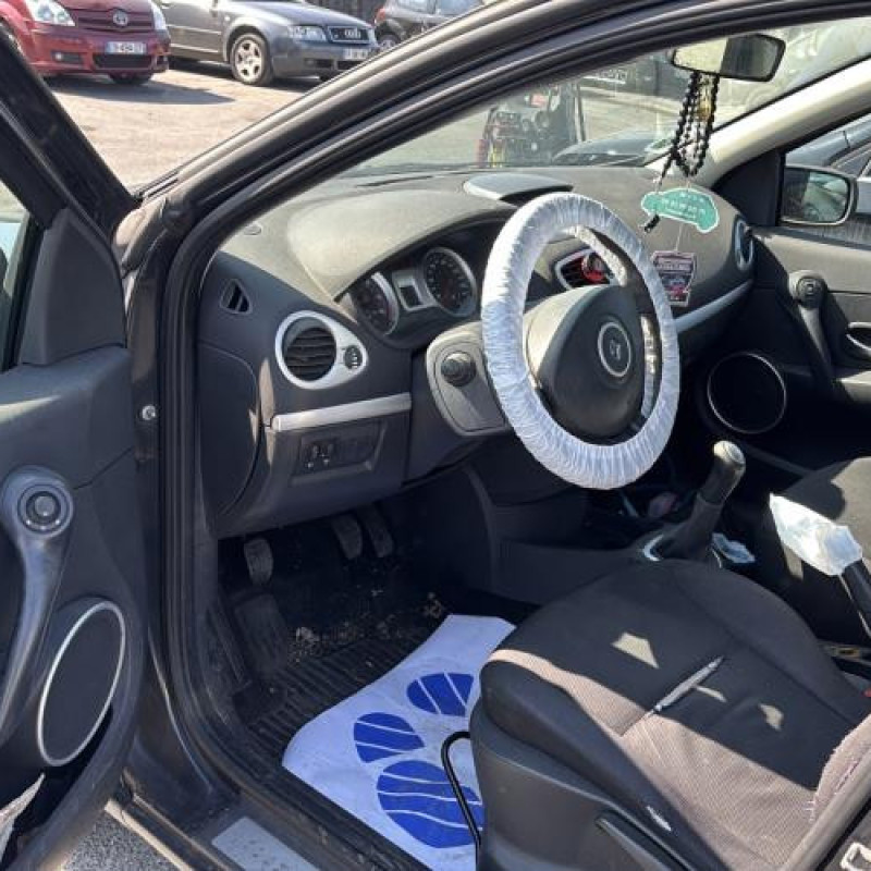 Malle/Hayon arriere RENAULT CLIO 3 Photo n°20