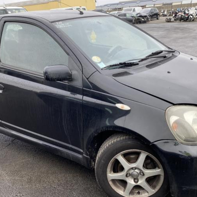 Pare choc avant TOYOTA YARIS 1 Photo n°12