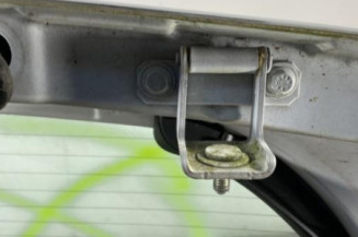 Malle/Hayon arriere RENAULT CLIO 3