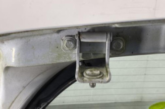 Malle/Hayon arriere RENAULT CLIO 3