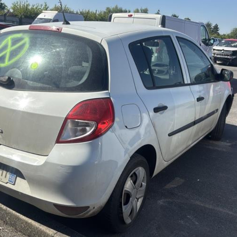 Malle/Hayon arriere RENAULT CLIO 3 Photo n°14