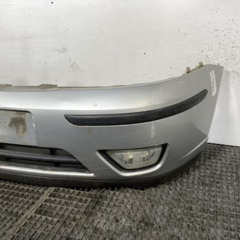 Pare choc avant FORD FOCUS 1 Photo n°3