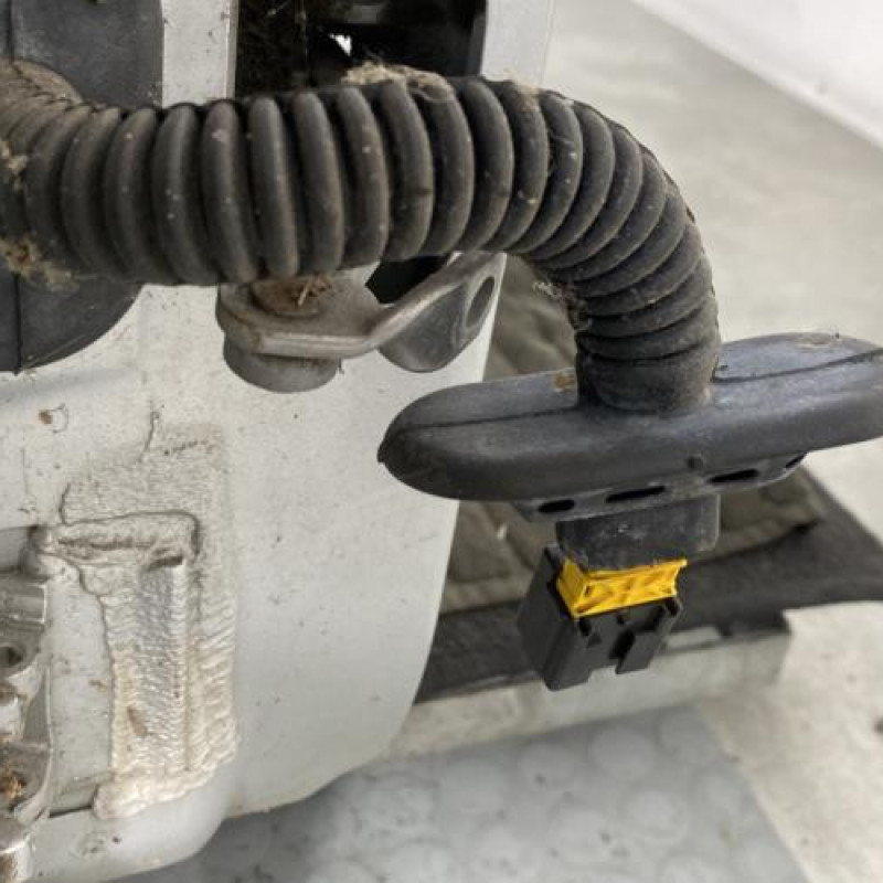 Porte arriere droit RENAULT CLIO 2 CAMPUS Photo n°3