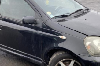 Vitre avant gauche TOYOTA YARIS 1