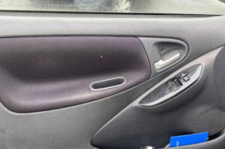 Vitre avant gauche TOYOTA YARIS 1