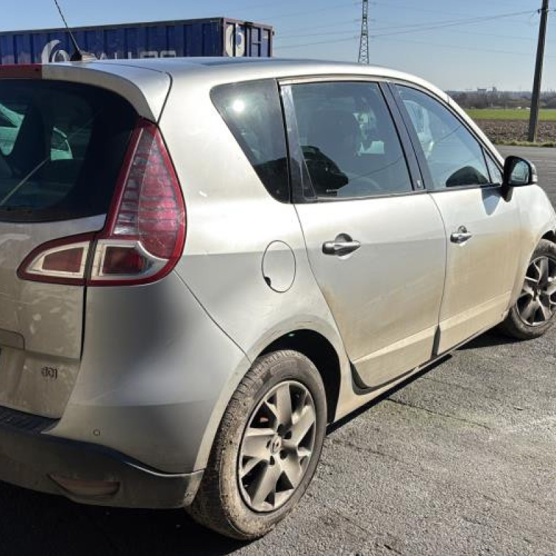 Malle/Hayon arriere RENAULT SCENIC 3 Photo n°14