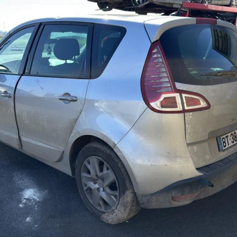 Malle/Hayon arriere RENAULT SCENIC 3 Photo n°15