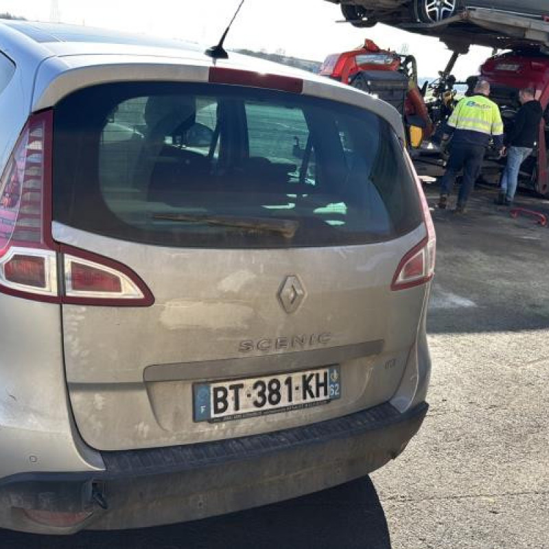 Malle/Hayon arriere RENAULT SCENIC 3 Photo n°16