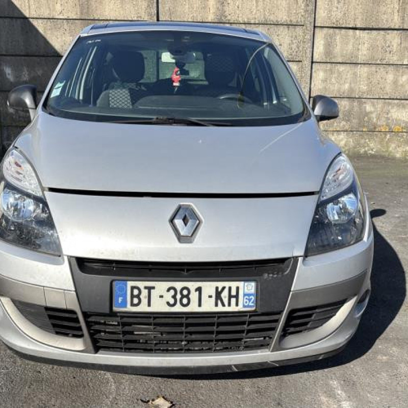 Malle/Hayon arriere RENAULT SCENIC 3 Photo n°19