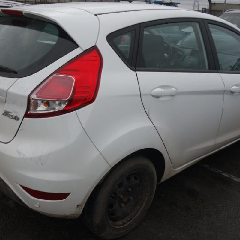 Malle/Hayon arriere FORD FIESTA 6 Photo n°12