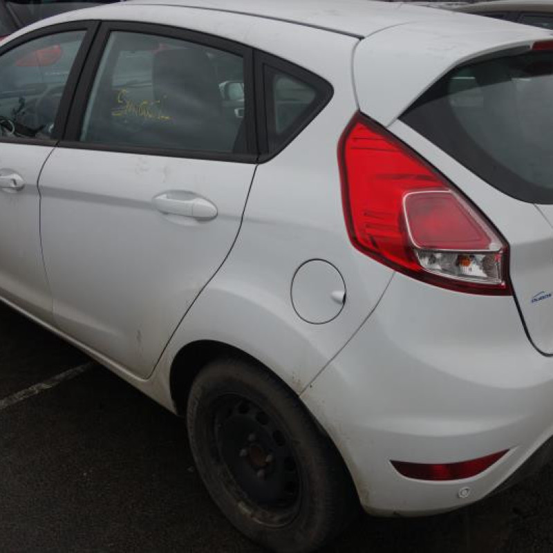 Malle/Hayon arriere FORD FIESTA 6 Photo n°16