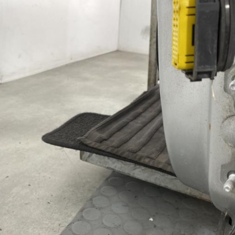 Porte avant gauche RENAULT LAGUNA 3 Photo n°4