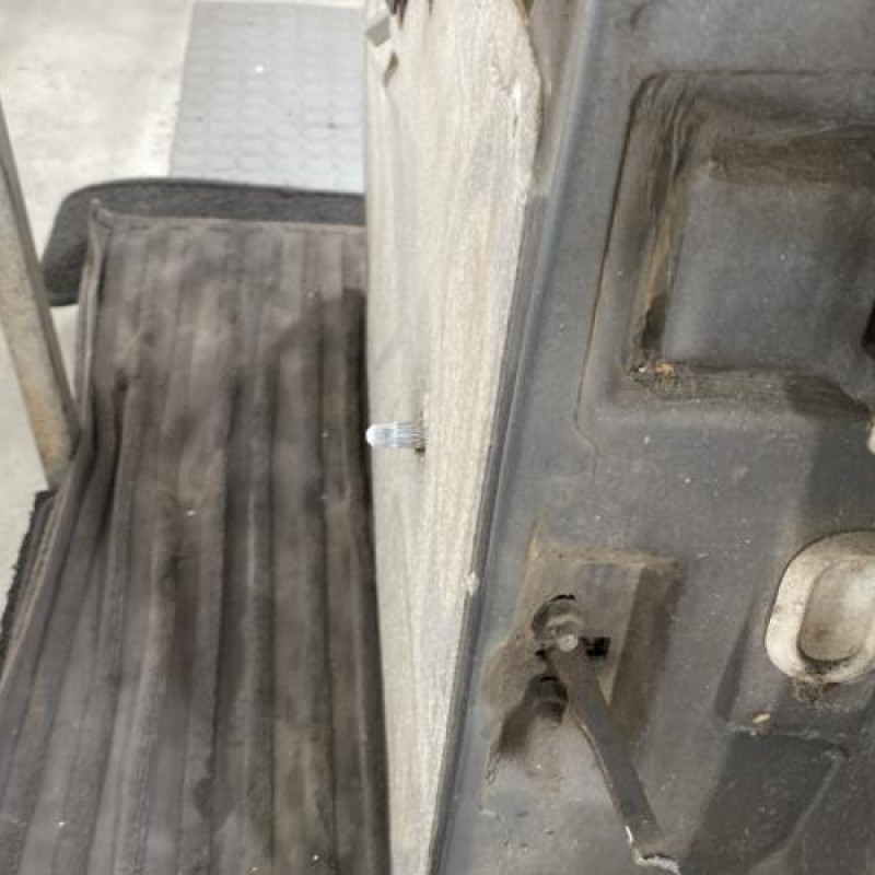 Porte arriere gauche PEUGEOT 405 Photo n°3