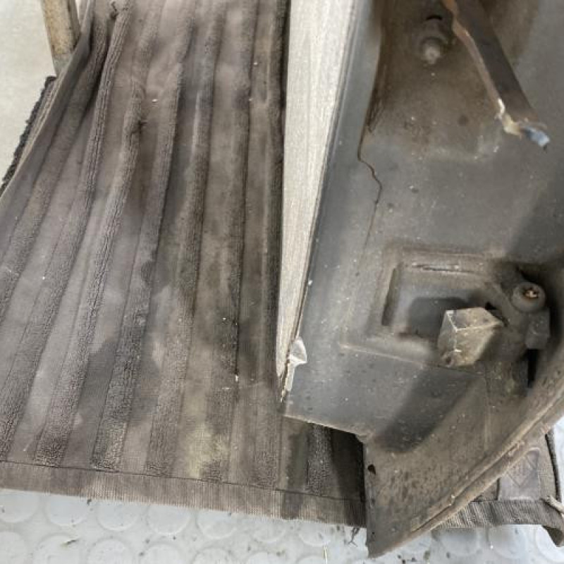 Porte arriere gauche PEUGEOT 405 Photo n°5