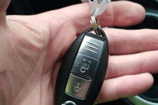 Vitre avant droit NISSAN JUKE 1