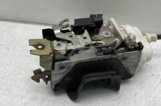 Serrure avant droit AUDI A3 1