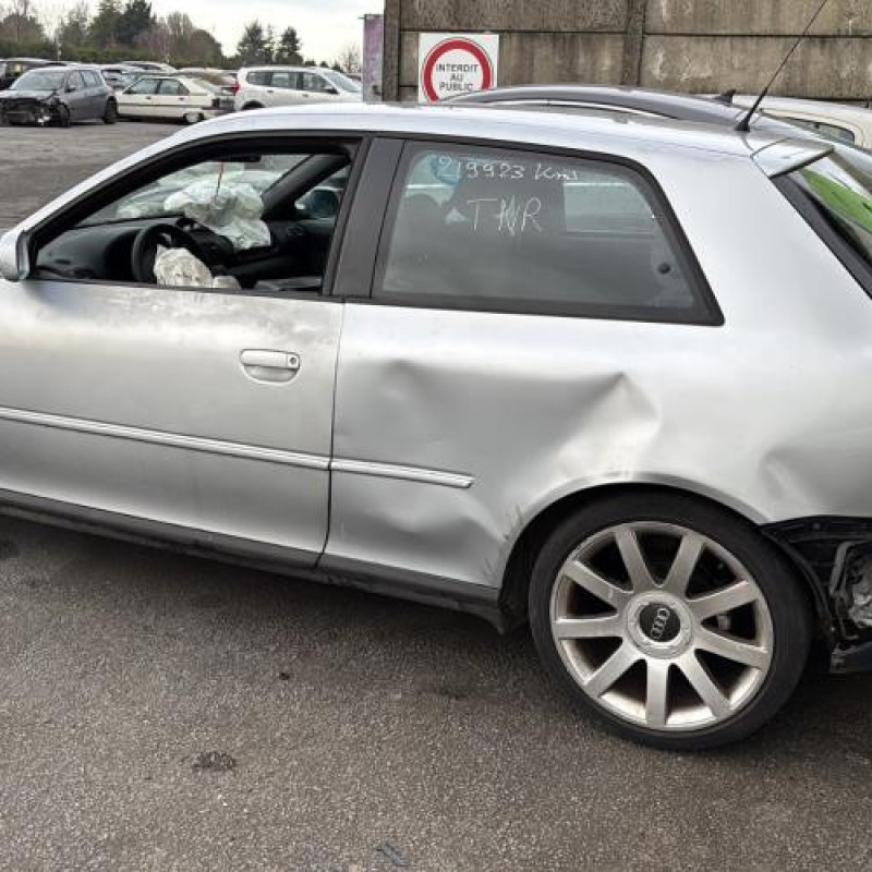 Serrure avant droit AUDI A3 1 Photo n°9