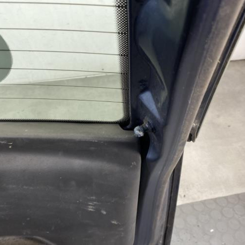 Malle/Hayon arriere FIAT PUNTO 2 Photo n°8