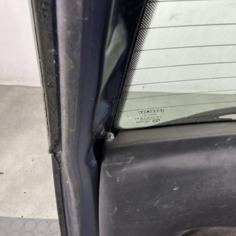 Malle/Hayon arriere FIAT PUNTO 2 Photo n°9