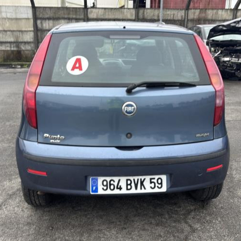 Vitre arriere droit FIAT PUNTO 2 Photo n°10