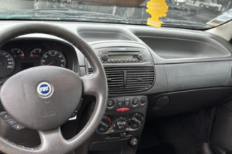 Vitre avant droit FIAT PUNTO 2