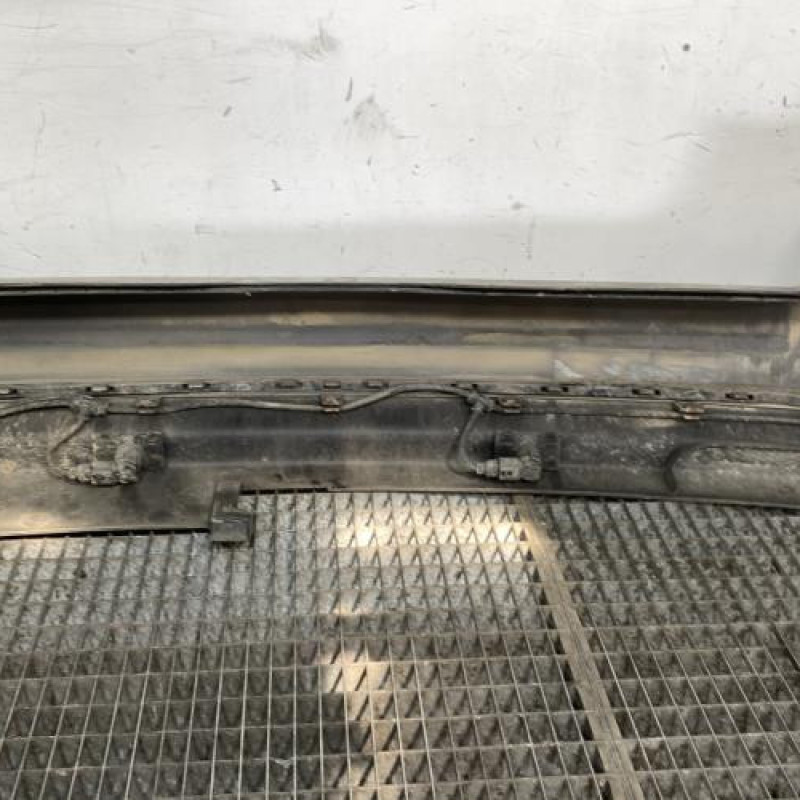 Pare choc arriere VOLKSWAGEN PASSAT 4 Photo n°5