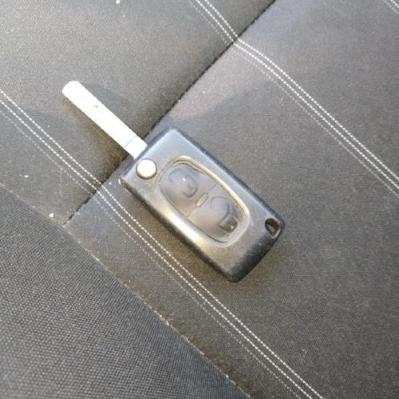 Vitre arriere droit CITROEN C4 2 Photo n°15