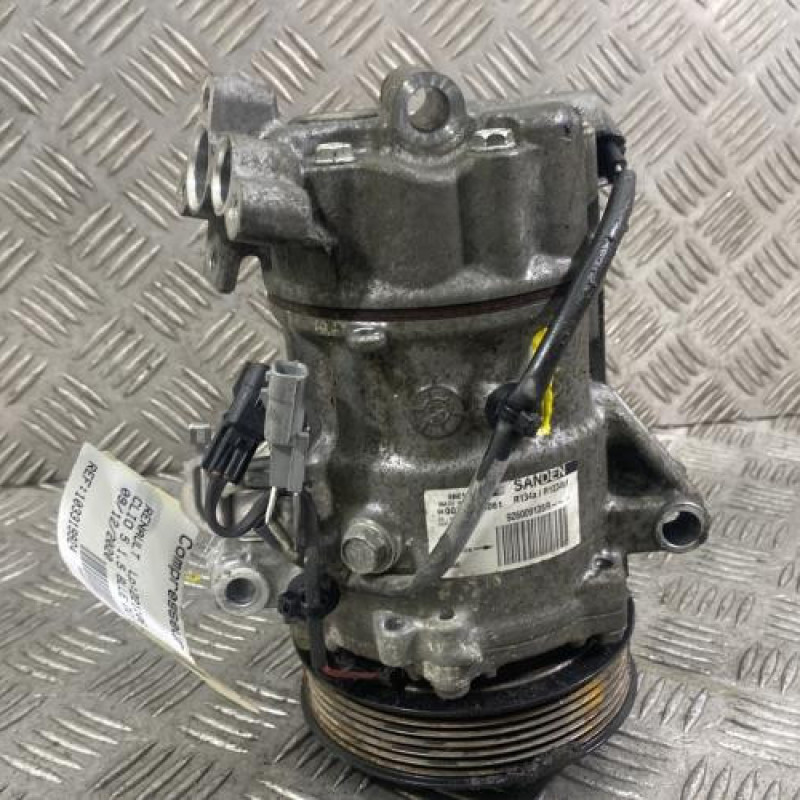 Compresseur clim RENAULT CLIO 5 Photo n°1