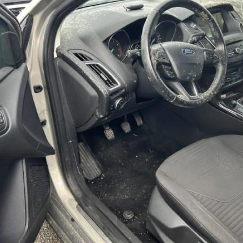 Vitre arriere droit FORD FOCUS 3 Photo n°13