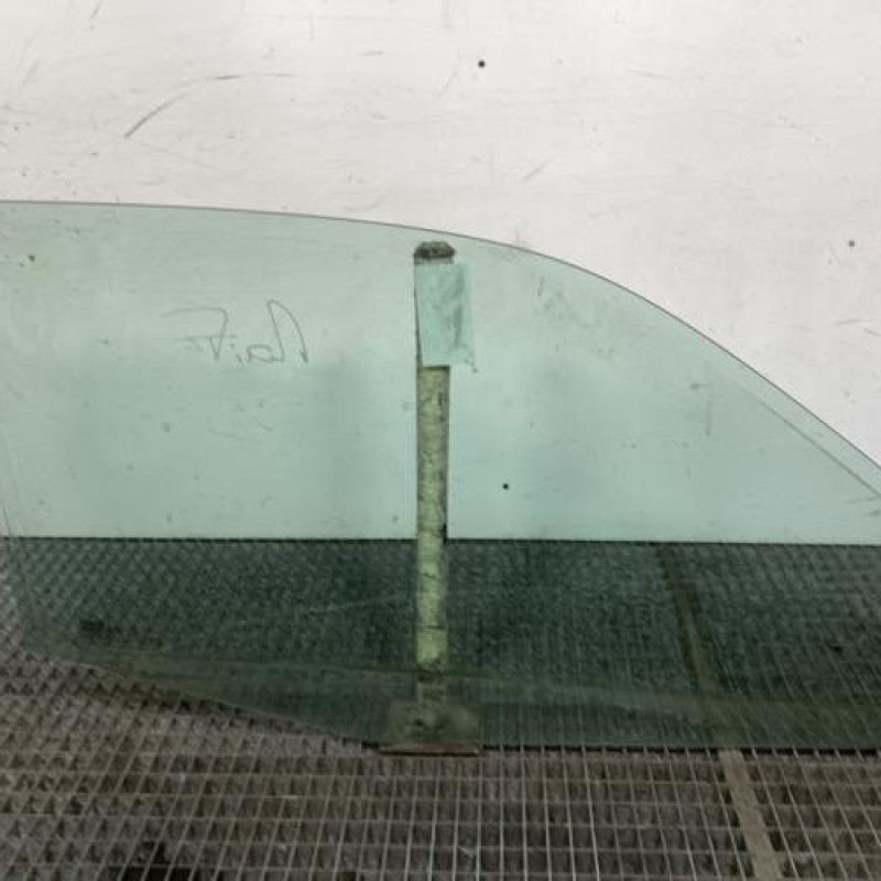 Vitre avant gauche RENAULT CLIO 2 Photo n°5
