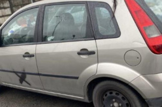 Vitre arriere droit FORD FIESTA 5
