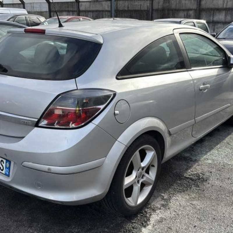 Compresseur clim OPEL ASTRA H Photo n°3