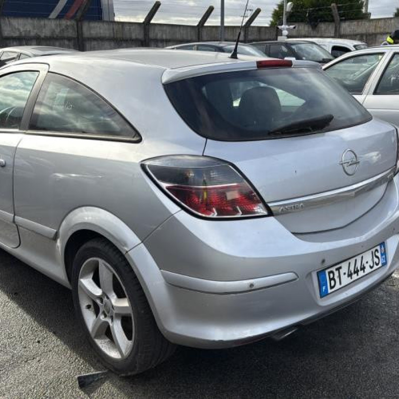 Compresseur clim OPEL ASTRA H Photo n°4