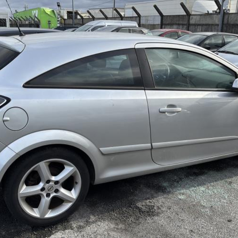 Compresseur clim OPEL ASTRA H Photo n°6