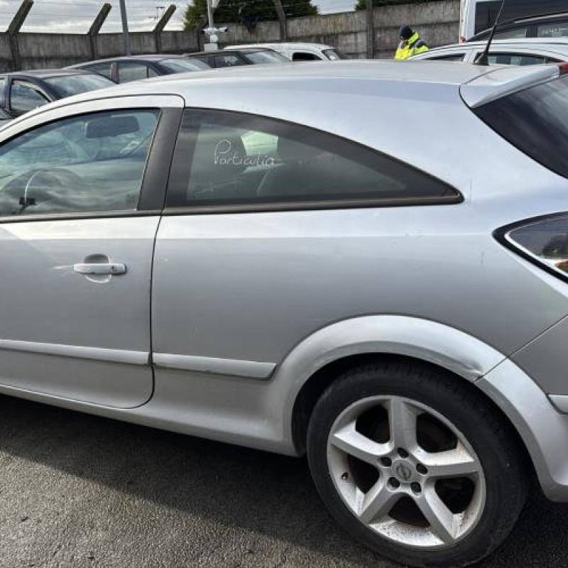 Compresseur clim OPEL ASTRA H Photo n°7