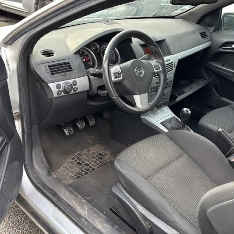 Compresseur clim OPEL ASTRA H Photo n°9