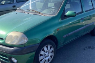 Pare choc avant RENAULT CLIO 2