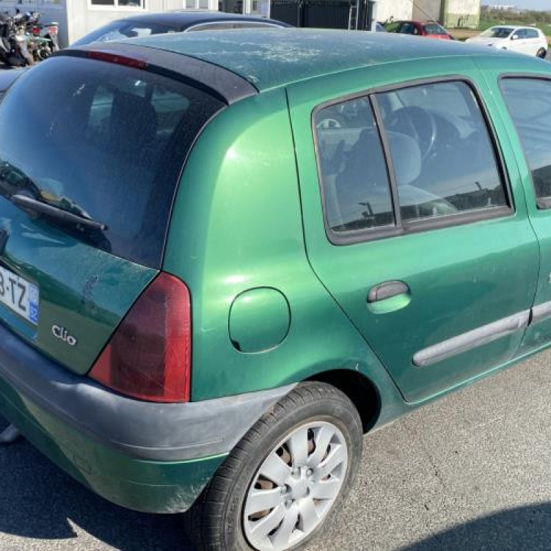 Pare choc avant RENAULT CLIO 2 Photo n°9