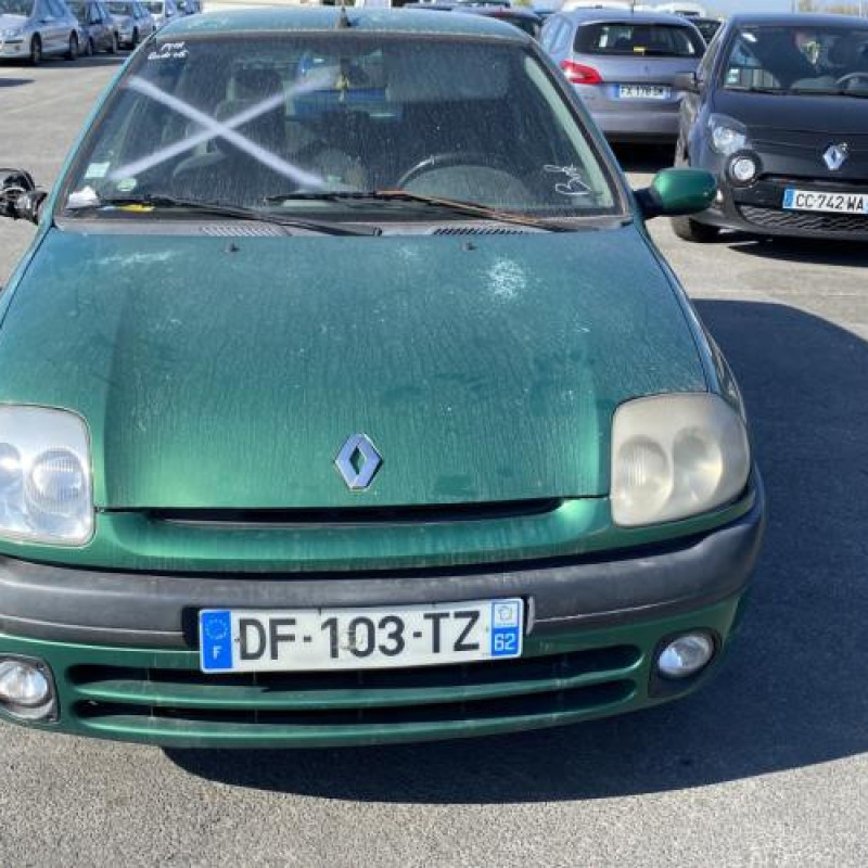 Pare choc avant RENAULT CLIO 2 Photo n°14