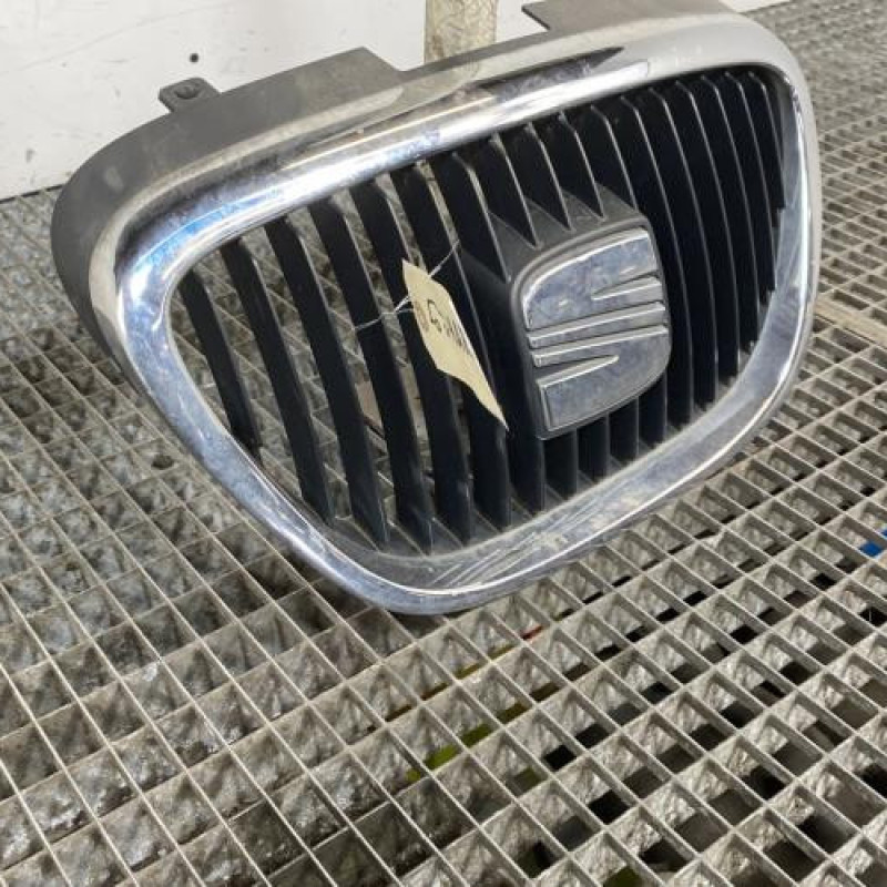Calandre SEAT ALTEA Photo n°2