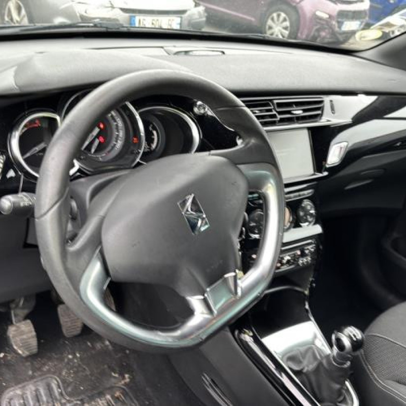 Porte avant droit CITROEN DS3 Photo n°19